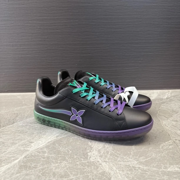 未使用 LouisVuitton/路易威登 黑色小飞翼经典老花板鞋 41-42码