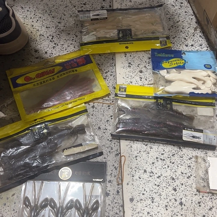 如图所示六包软饵随机发