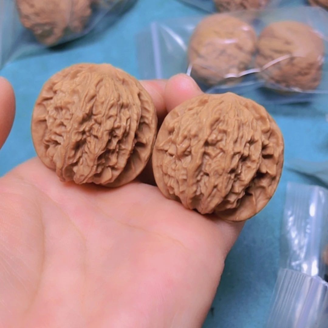 【闪购商品】摆件核桃36黄杆狮子头磕尖