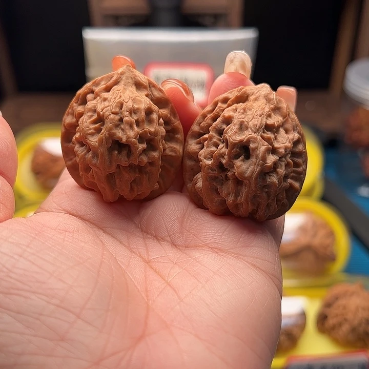文玩核桃吊坠秦玉 全品