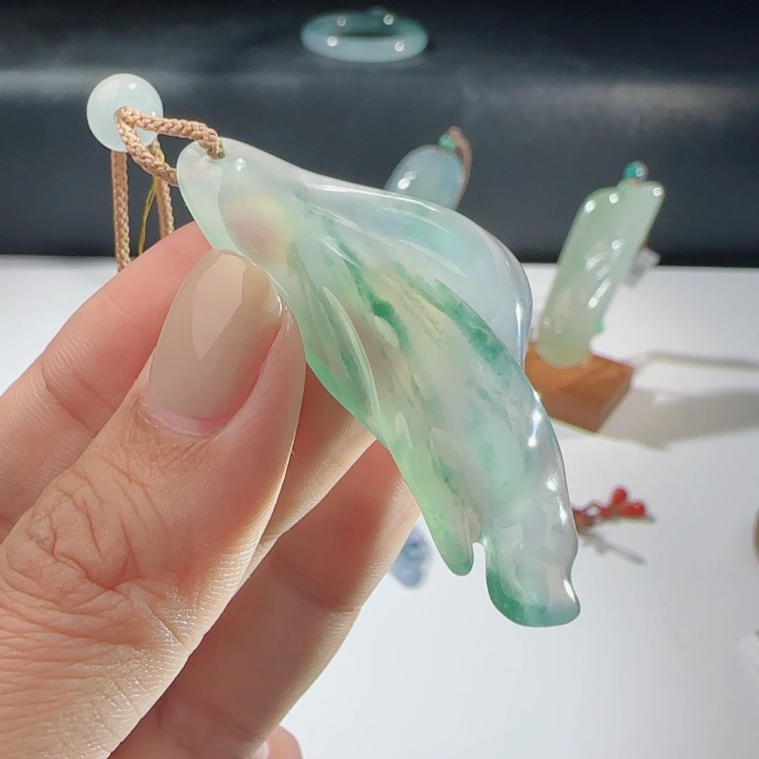 颈饰未镶嵌翡翠洋
