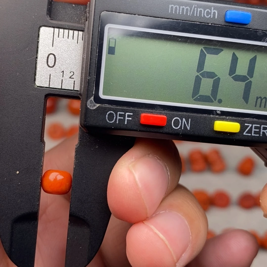 南红玛瑙配饰未镶嵌