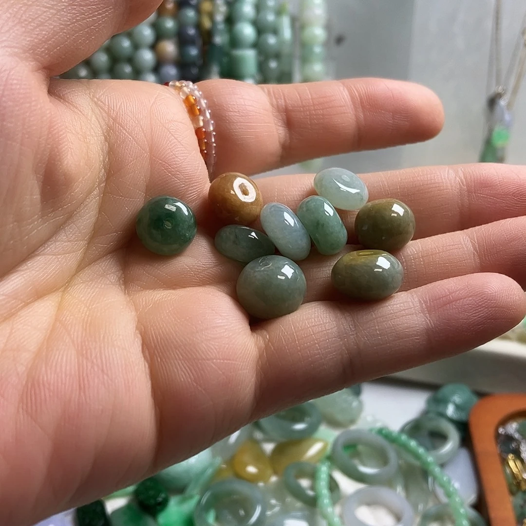 翡翠未镶嵌颈饰36一手不退