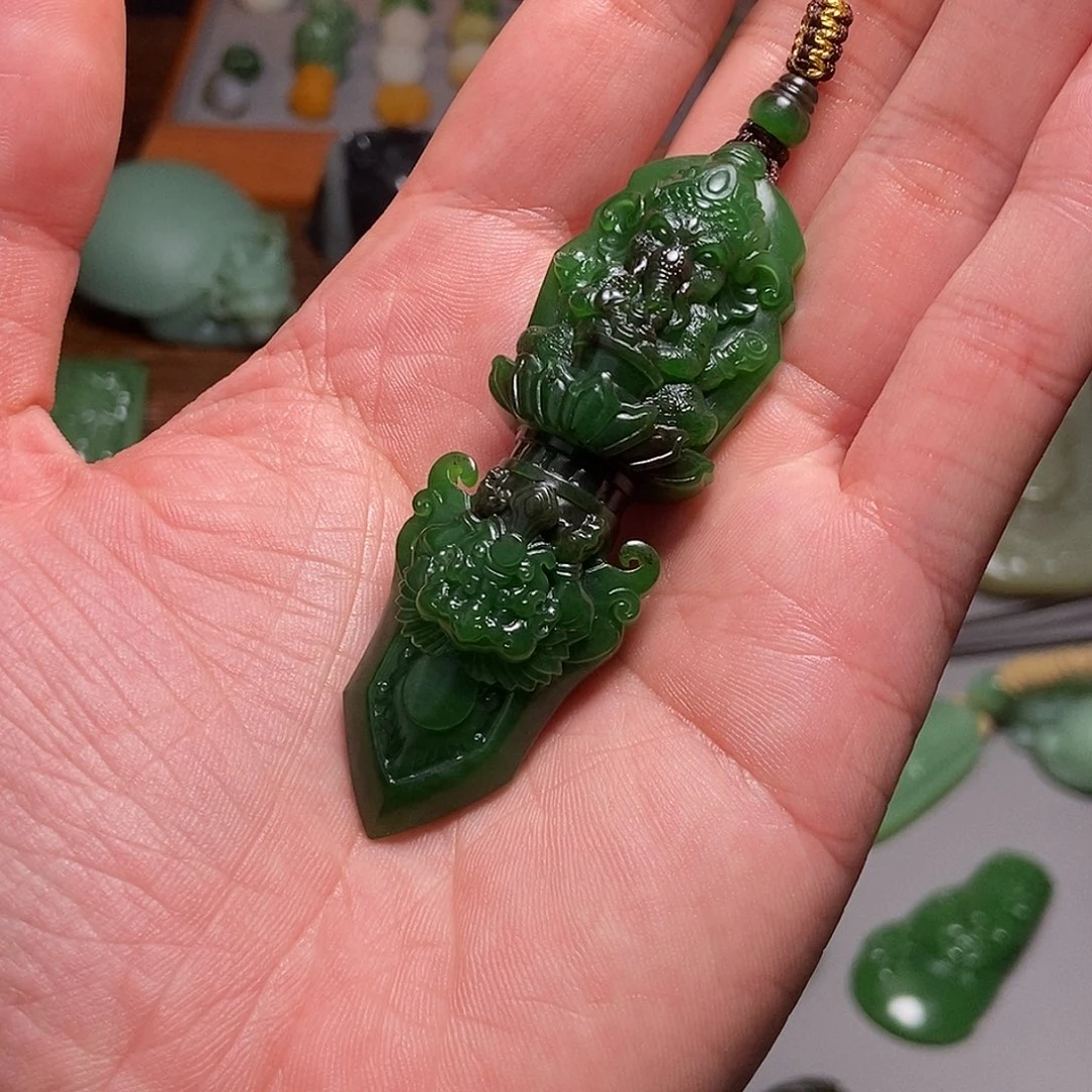 和田玉未镶嵌颈饰象神金刚杵