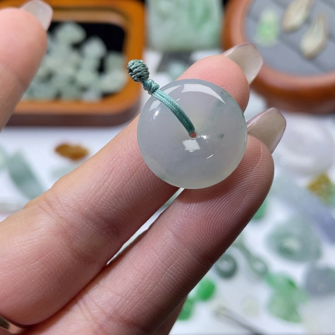 颈饰未镶嵌翡翠吊坠