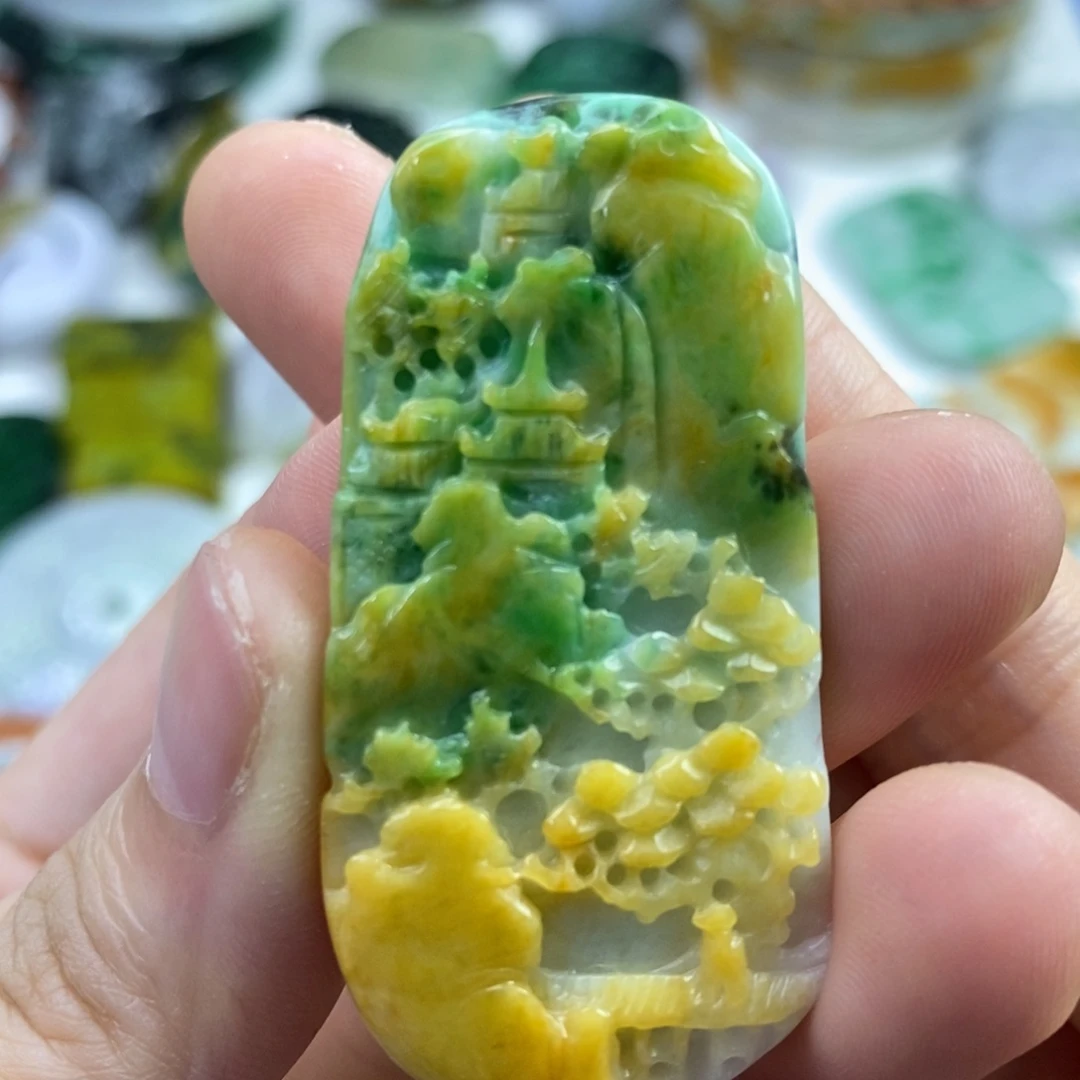 翡翠未镶嵌颈饰绿**球吊坠