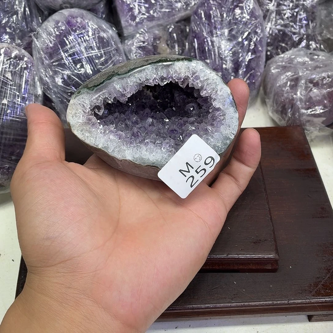 未镶嵌水晶大型摆件（非配饰）