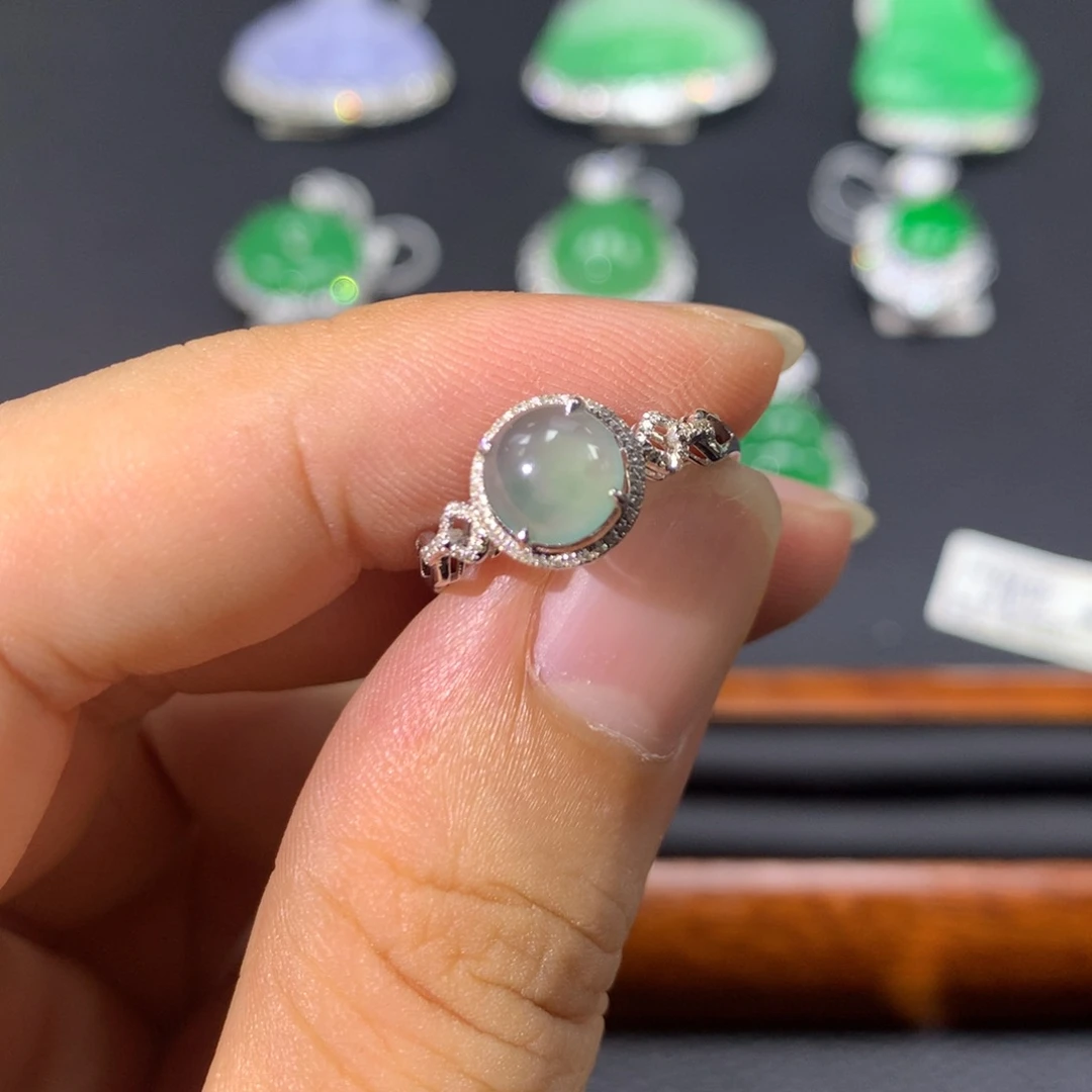 翡翠戒指18K金镶嵌翡翠