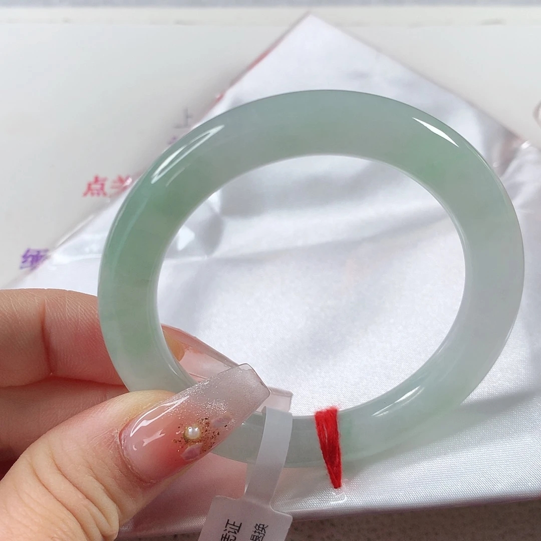翡翠手镯未镶嵌⑧⑥