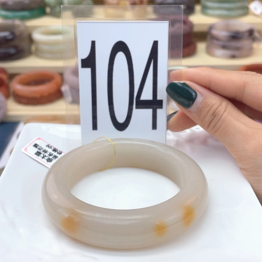 【闪购商品】石英质玉手镯未镶嵌