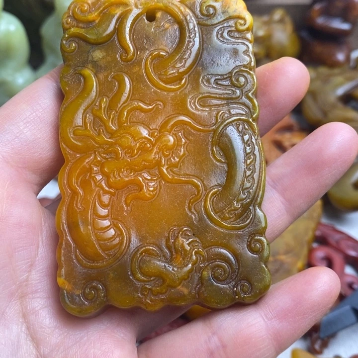 未镶嵌蛇纹石玉颈饰75
