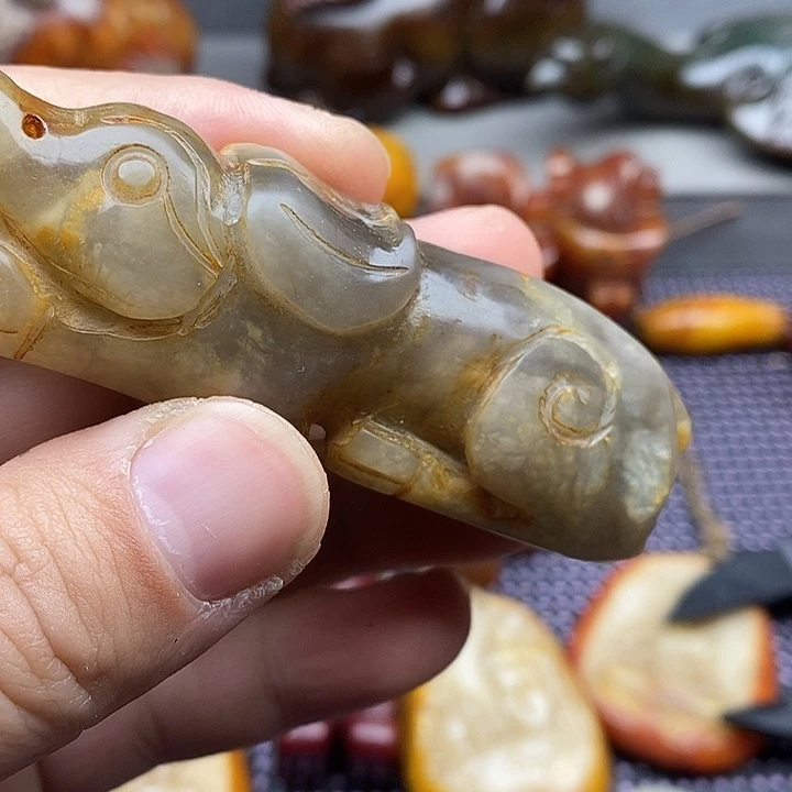 未镶嵌蛇纹石玉颈饰