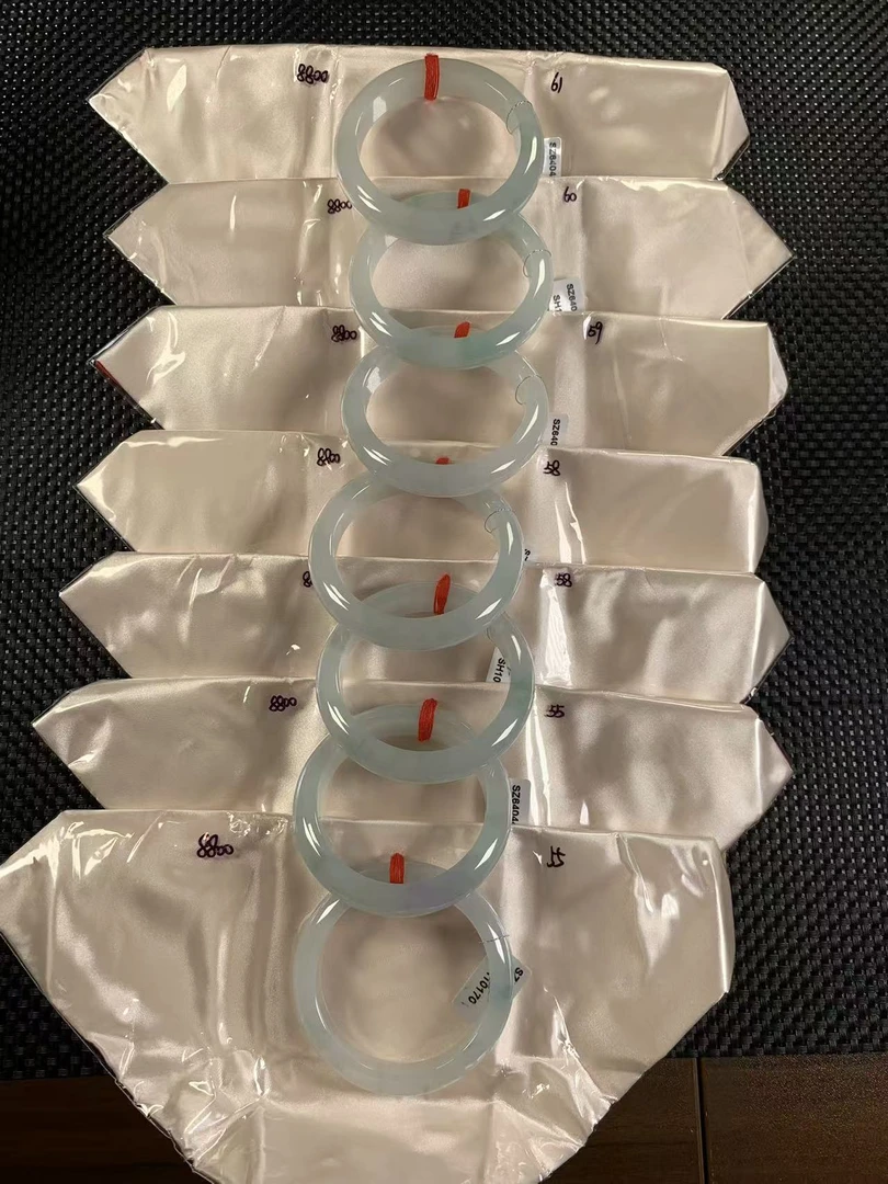 天然缅甸翡翠A货0手镯多样性发货，发一件