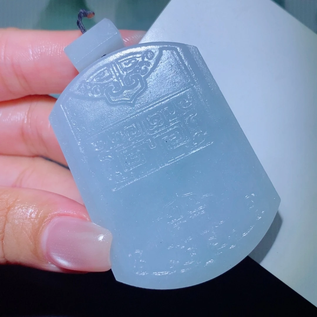 定制翡翠未镶嵌吊坠