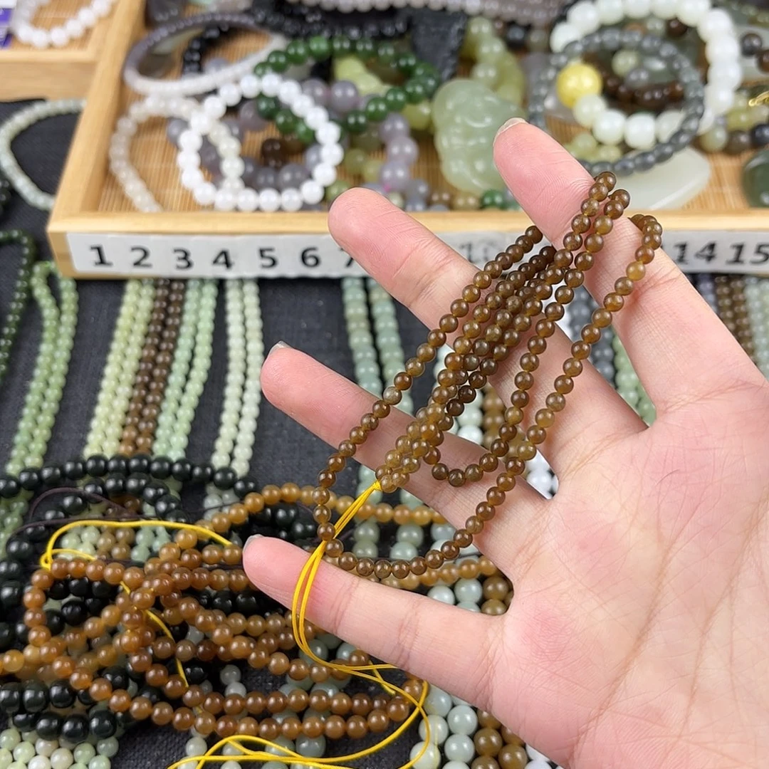 o***О和田玉未镶嵌颈饰