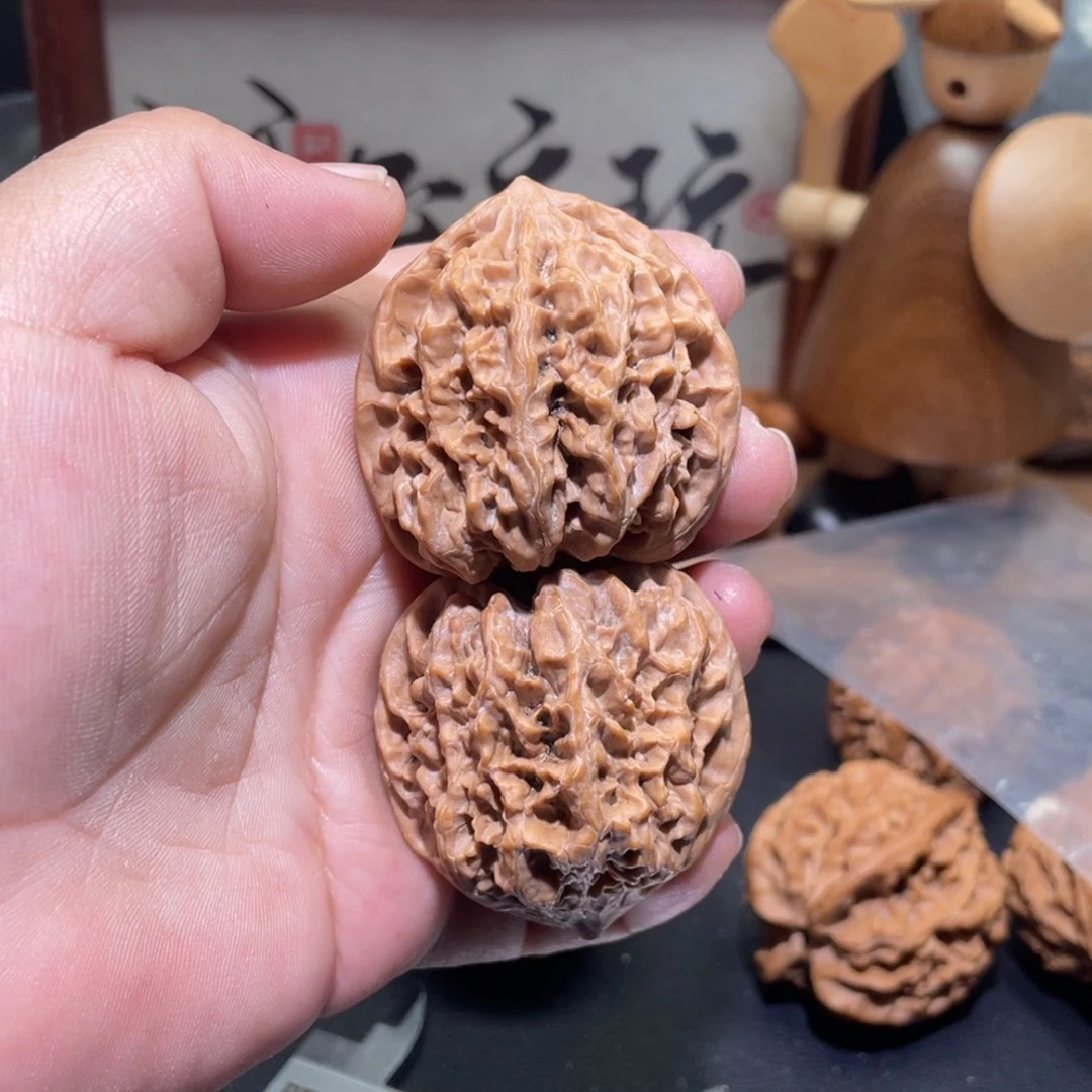 乐***奶桃核吊坠 41野牛狮子头