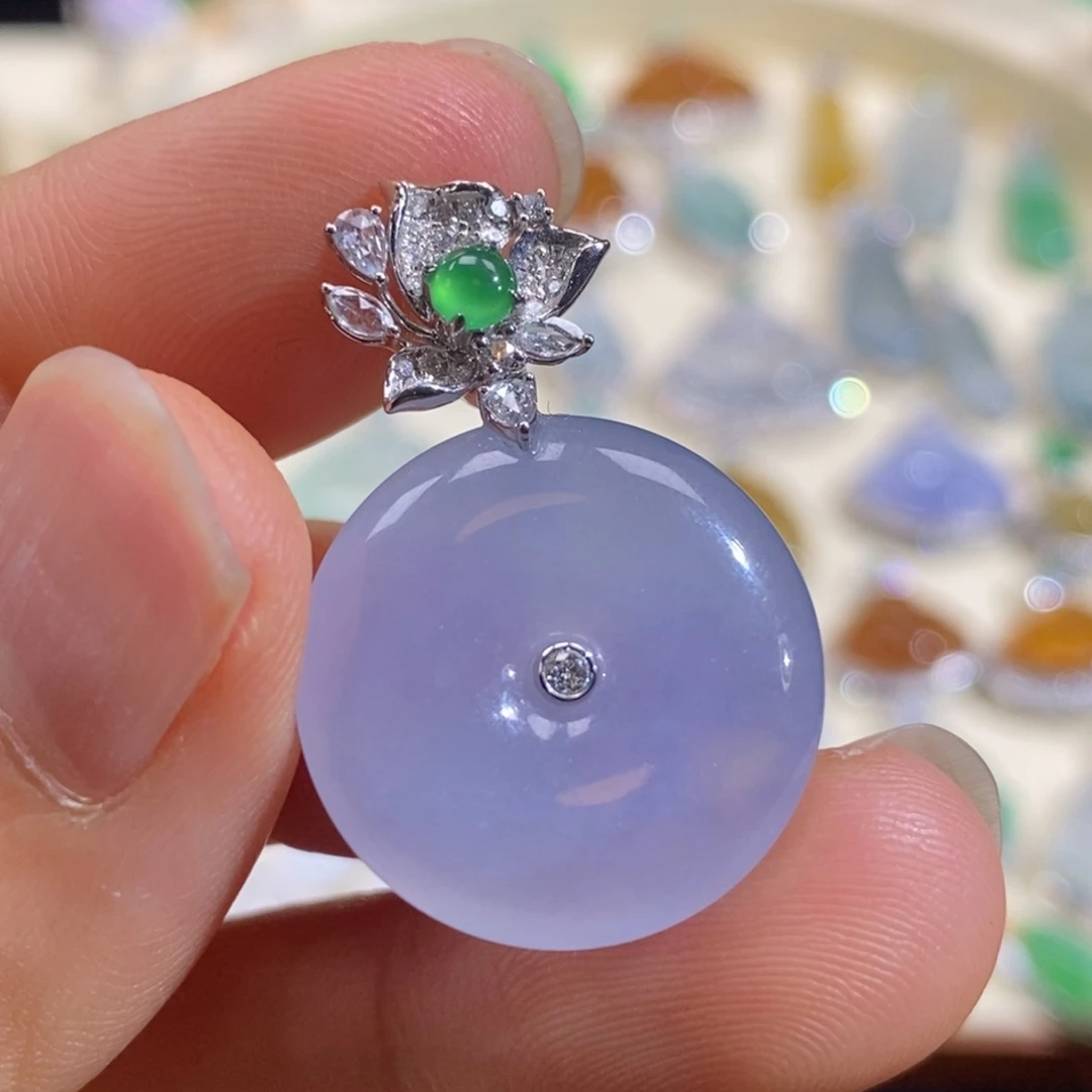 翡翠18K金镶嵌颈饰