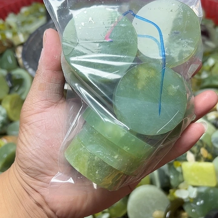 屯***尚未镶嵌蛇纹石玉鱼缸石，盆景石