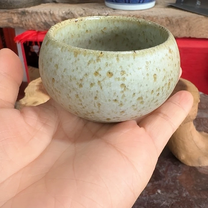 主人杯一个，瓷。。主人瓷