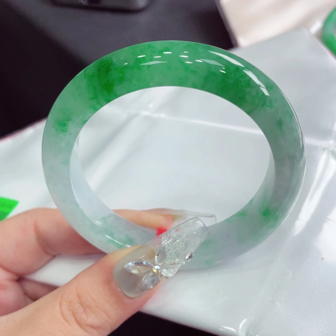 未镶嵌手镯翡翠翡翠