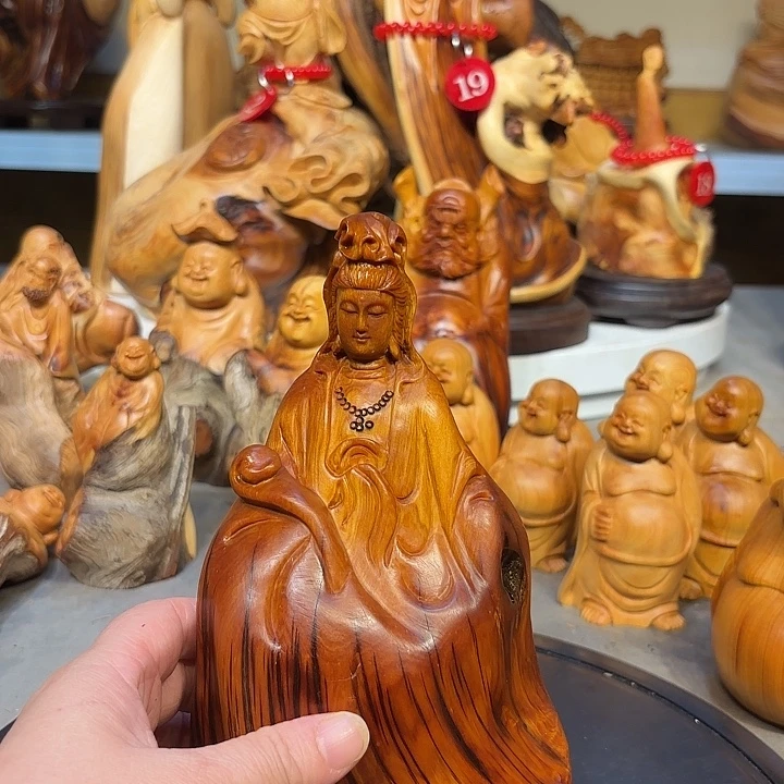 柏木太行崖柏观音摆件