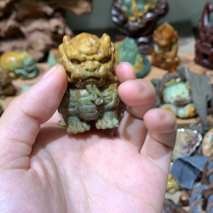 未镶嵌岫岩河磨玉（透闪石质玉）把件