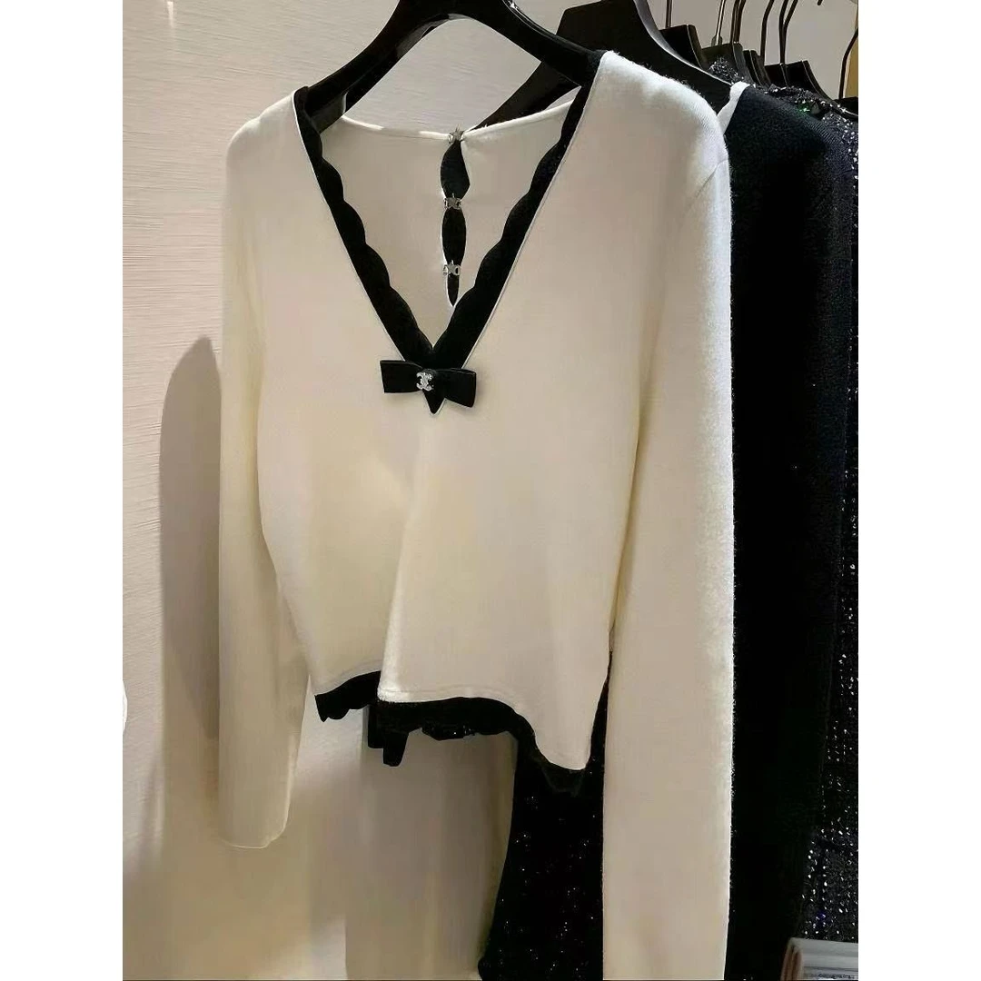 25秋冬设计感撞色波浪边v领星星针织打底