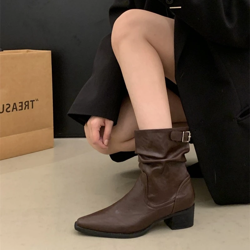 堆堆靴子2025早秋超火小短靴小众粗跟洋气感巨好看的马丁靴女