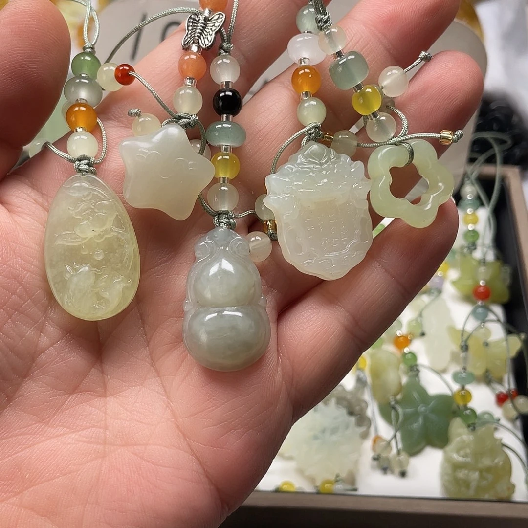 泱***泱蛇纹石玉未镶嵌颈饰