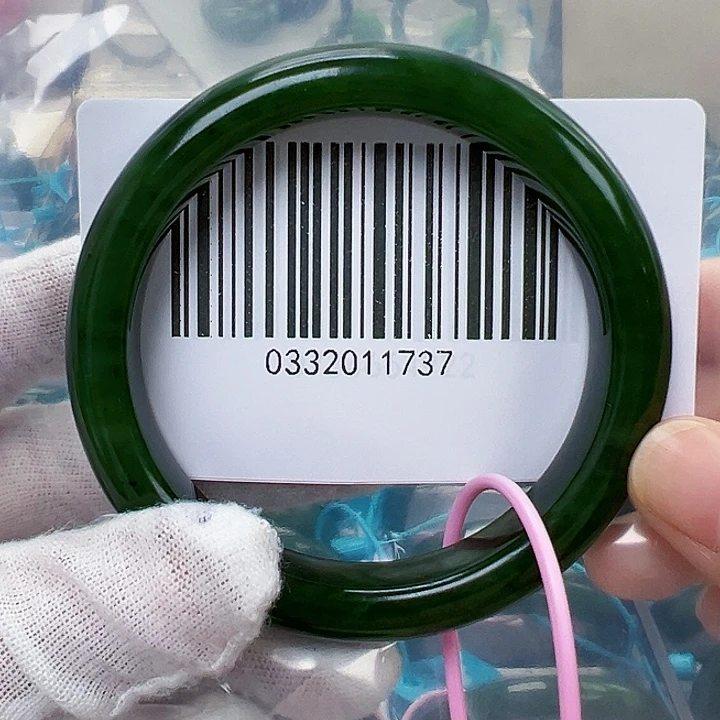 和田玉手镯未镶嵌微瑕58