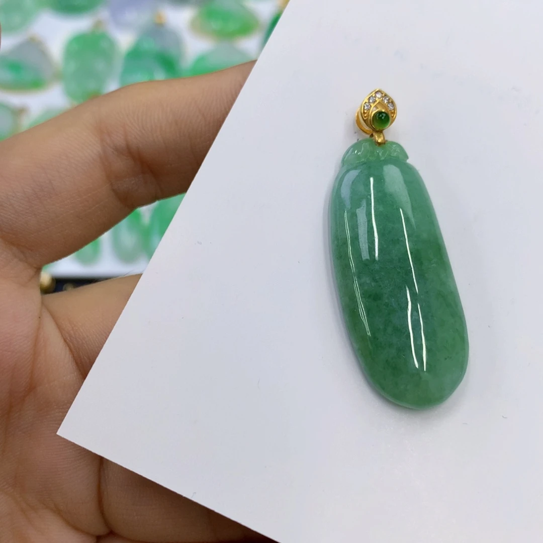 翡翠未镶嵌颈饰翡翠