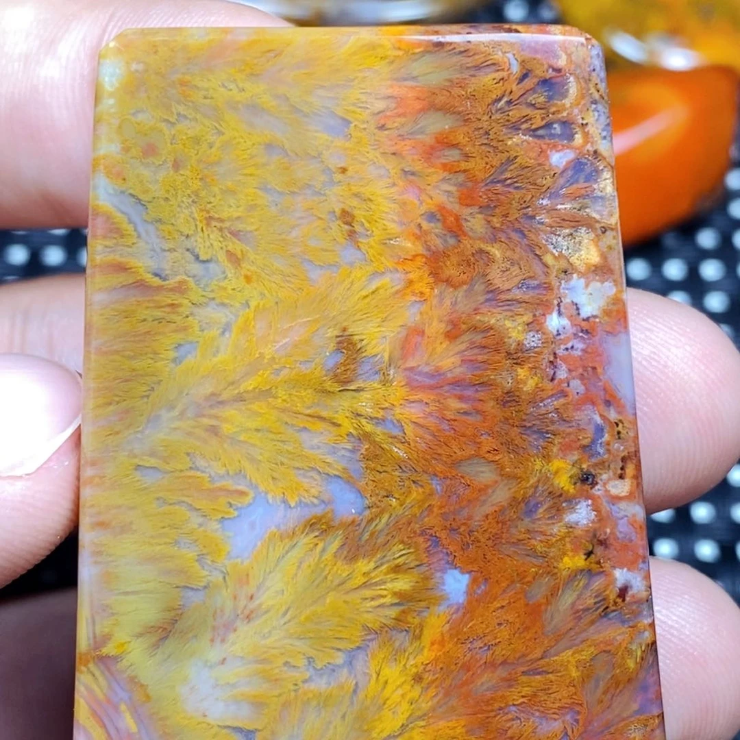 未镶嵌颈饰玛瑙/玉髓晴***火