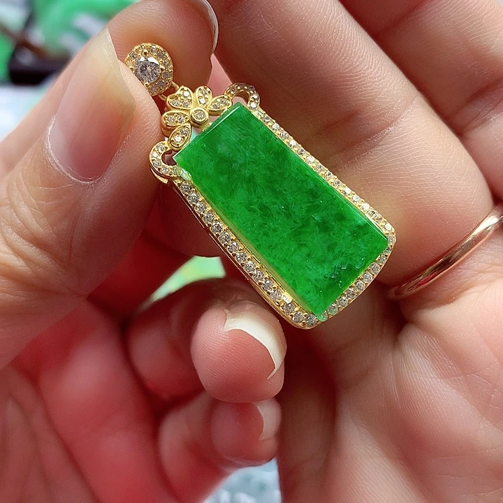 翡翠银S925镶嵌颈饰翡翠