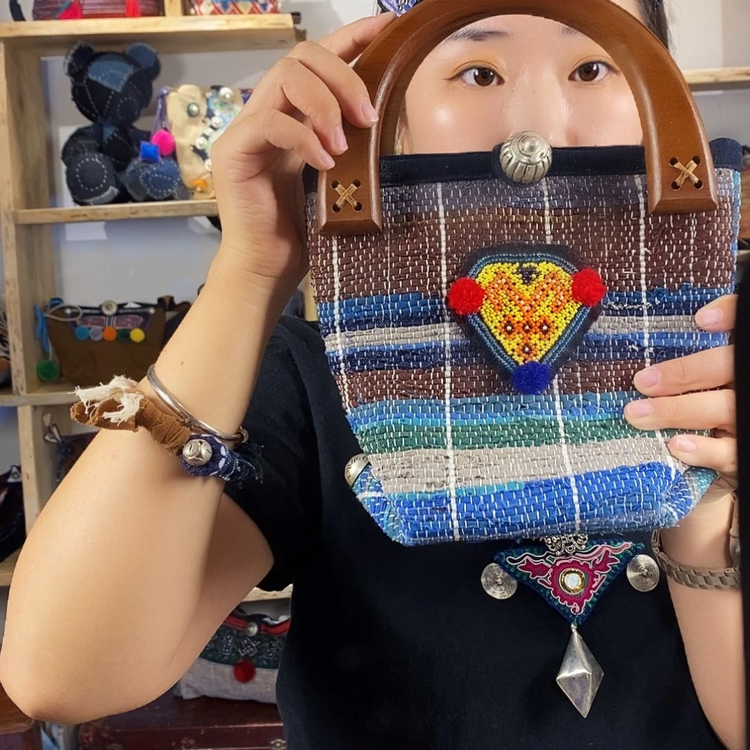 织绣手工制作手提包