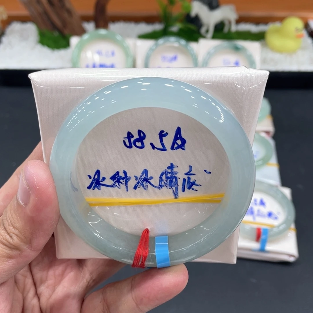 翡翠未镶嵌手镯缅甸翡翠