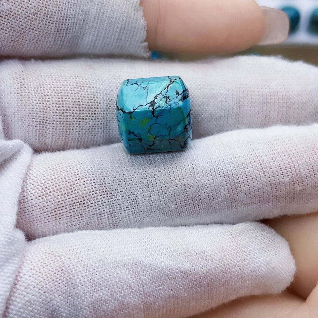 绿松石未镶嵌饰品