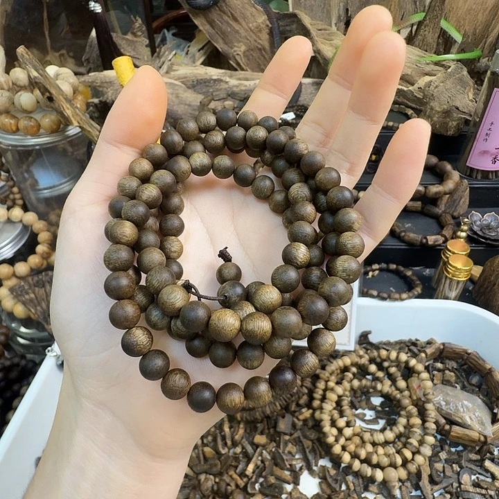 浅***笑沉香沉香碎屑海南莺歌绿0.8大28克➕沉香碎屑多样性