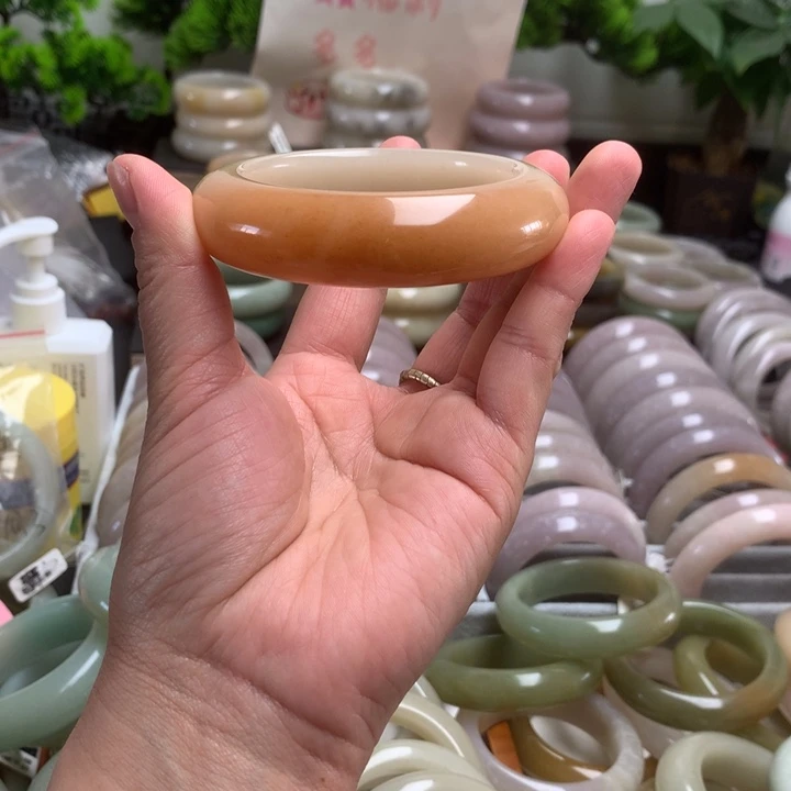 石英质玉未镶嵌手镯