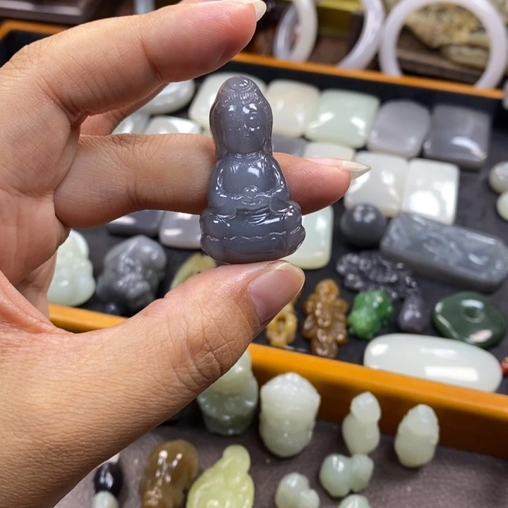 颈饰未镶嵌和田玉