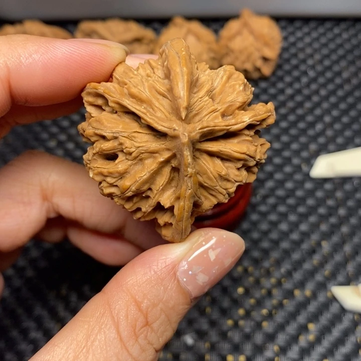 z***x文玩核桃吊坠文玩核桃异形单只