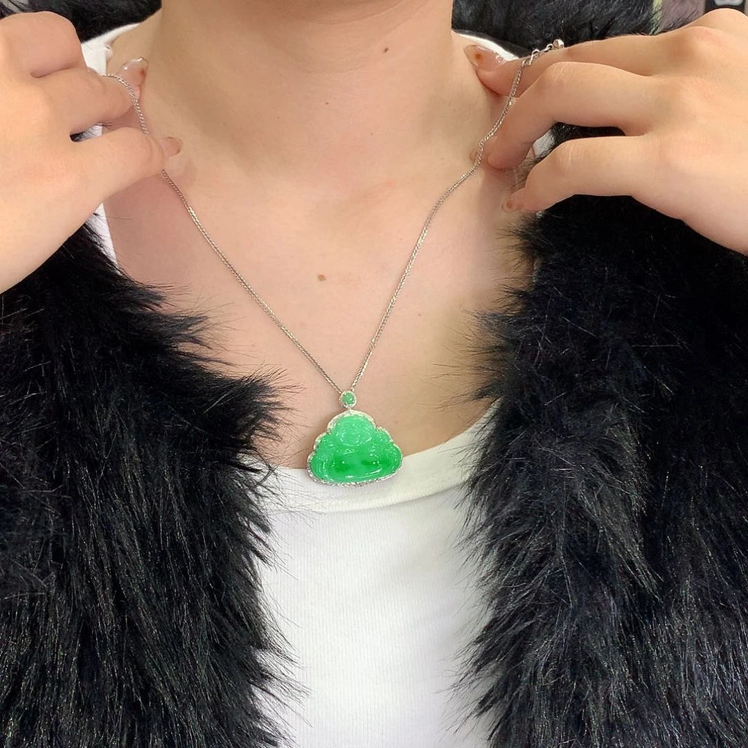 ****翡翠18K金镶嵌颈饰