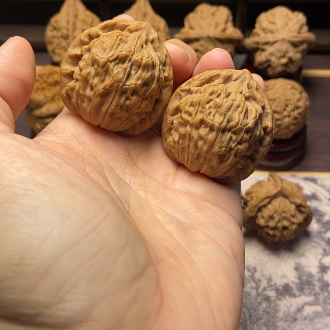 文玩核桃把件全品蜜桃38