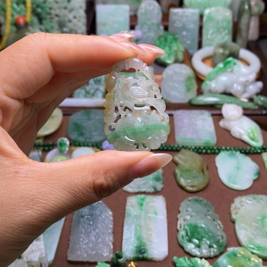 菲***菲未镶嵌挂件翡翠11111111111111