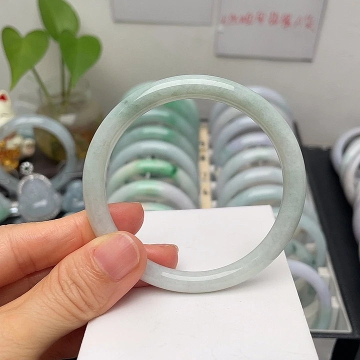 翡翠未镶嵌手镯55美人条