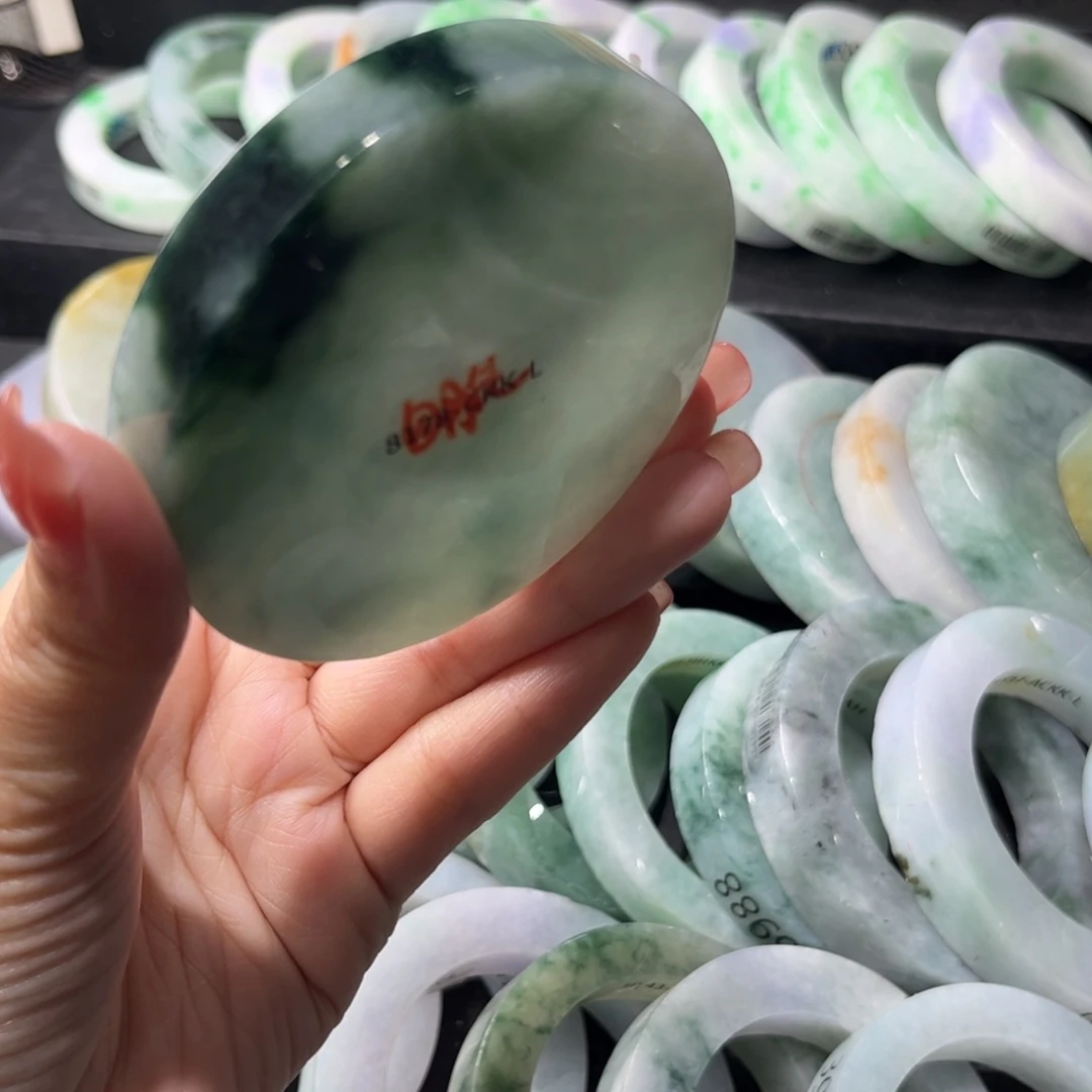 定制翡翠未镶嵌手镯