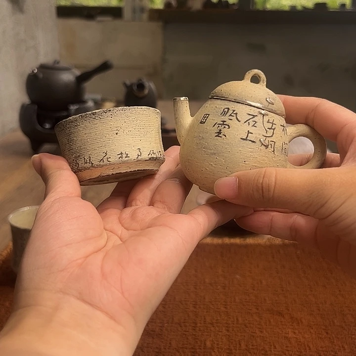 景德镇鱼和熊手工陶艺