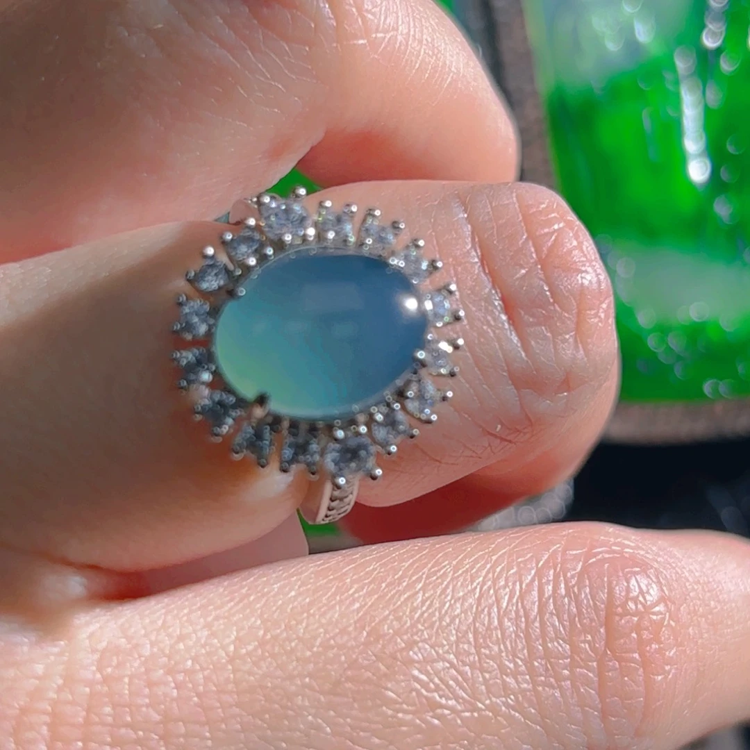 翡翠颈饰未镶嵌蛋面