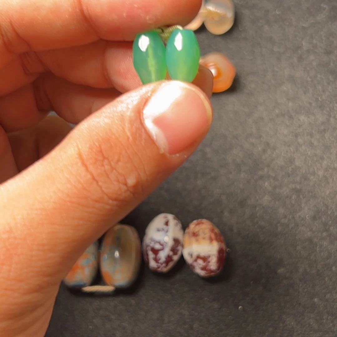 淮***君玛瑙/玉髓未镶嵌配饰