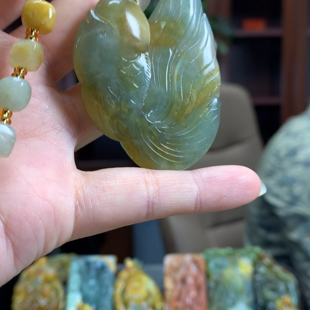 未镶嵌蛇纹石玉颈饰
