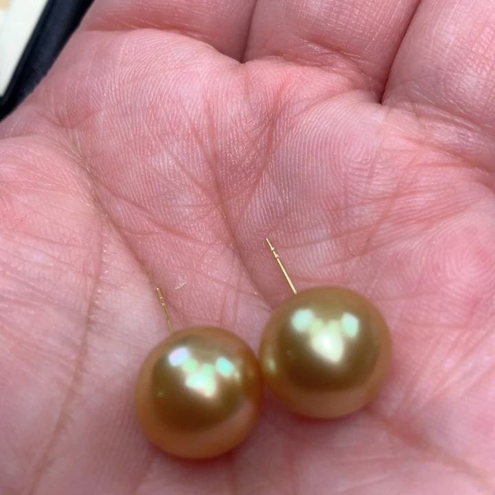 18K金镶嵌耳饰海水珍珠